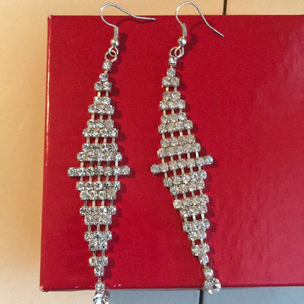 bling dangle earrings EUC
